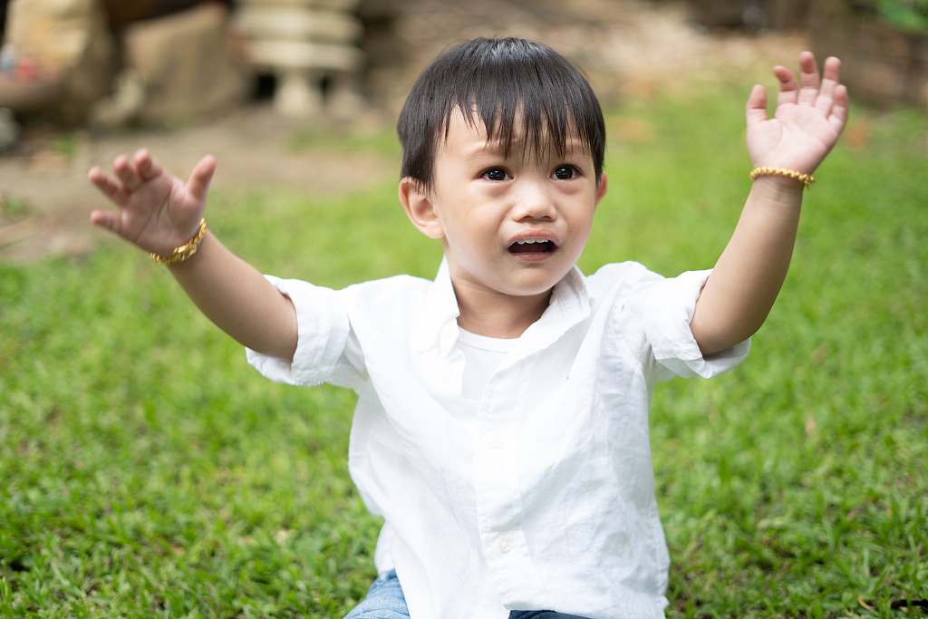 15岁的小孩子为什么会掉头发 (15岁的小孩子会得抑郁)