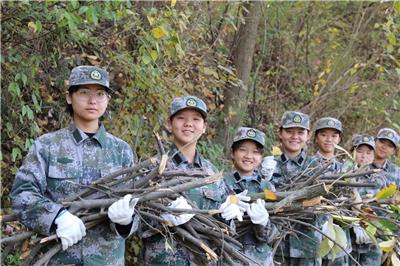 14岁孩子抑郁的表现有哪些症状 (14岁孩子抑郁重度)